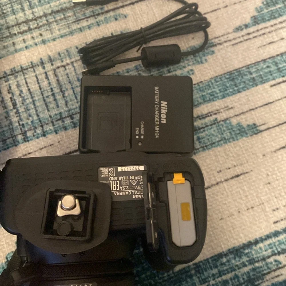 Nikon D3300 camera and bag